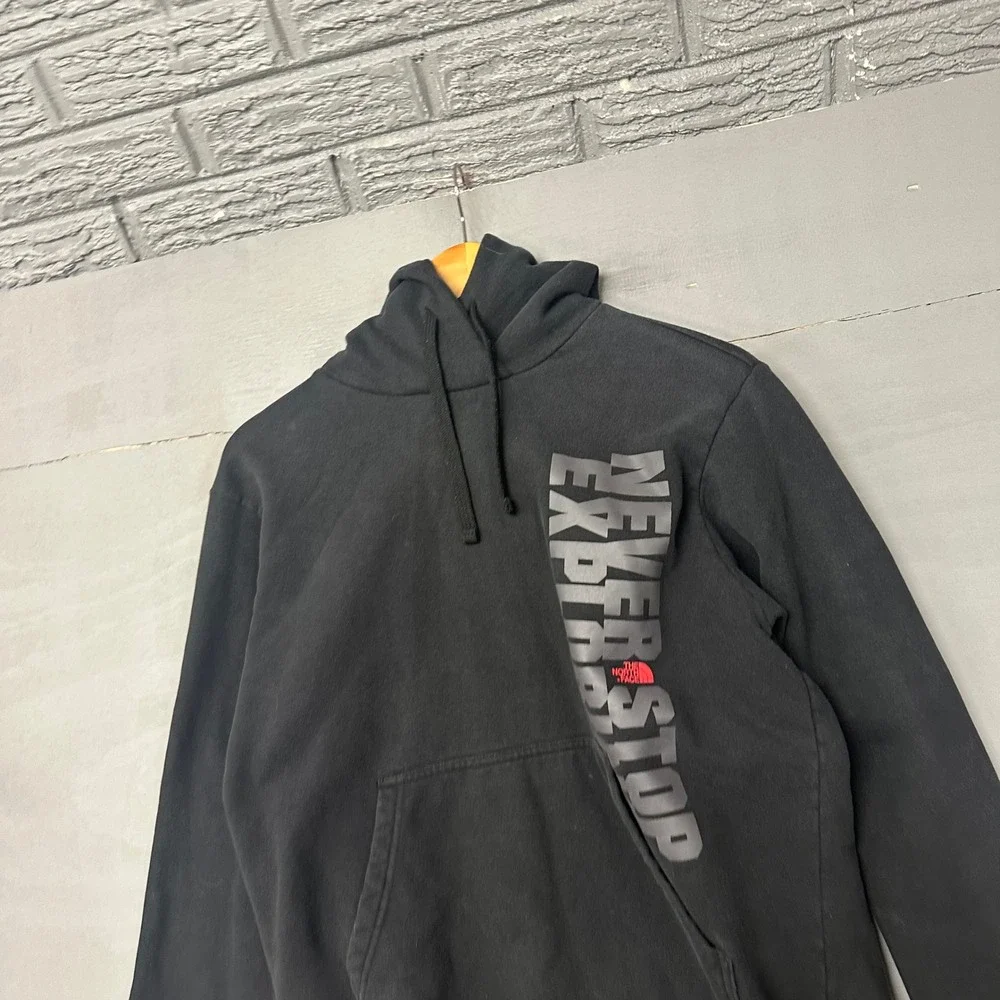 The North Face Mens Black Never Stop Exploring Pullover Hoodie Sweatshirt Medium